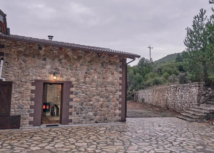 Oneiropagidasuites * Калаврита