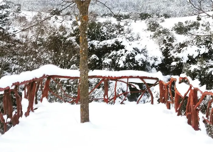 Oneiropagidasuites Калаврита