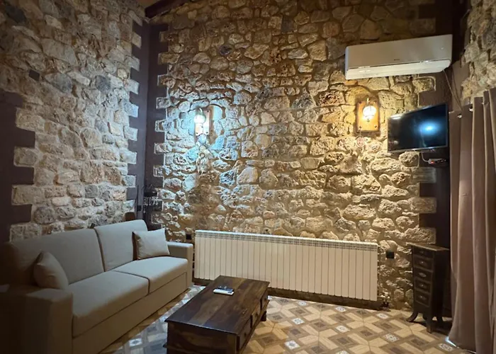 Oneiropagidasuites Шале Калаврита